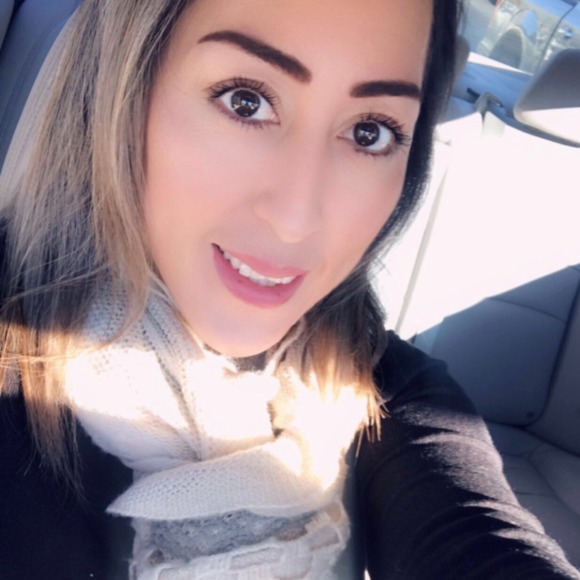 Profile Picture of Gabby Arias (@arias5683) on Poshmark