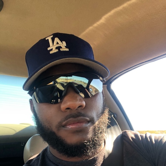Profile Picture of Kenneth Avery (@kennyhill71) on Poshmark
