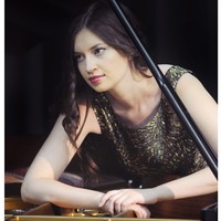 Profile Picture of Aline Rocha (@aline-rocha-29) on Quora