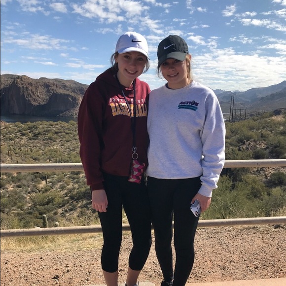 Profile Picture of Carolyn Wiskow (@madiwiskow) on Poshmark