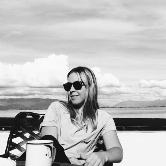 Profile Picture of Tricia Ivarson (@triciaivarson) on Poshmark