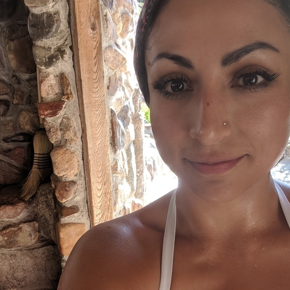 Jade Berny - Poshmark Profile Picture of Jade Berny (@nani8kali) on Poshmark