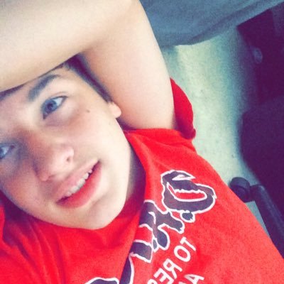 Profile Picture of Paul (@paulskiles26) on Twitter