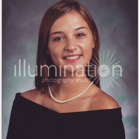 Profile Picture of Haylie Maraldo (@hmaraldo) on Poshmark