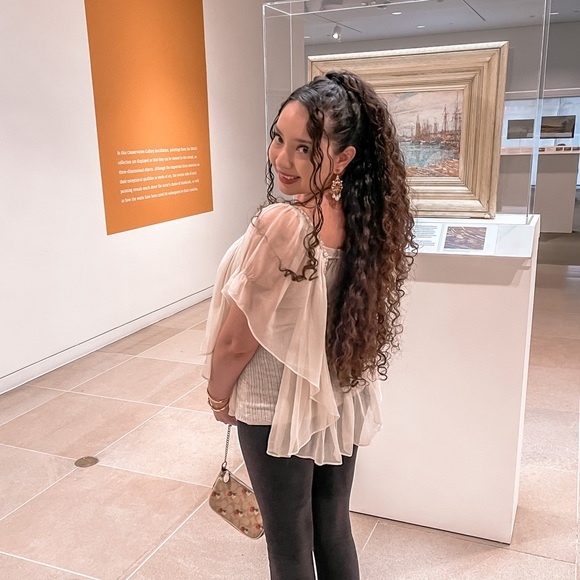 Profile Picture of Bea Rodriguez (@vanityhq) on Poshmark