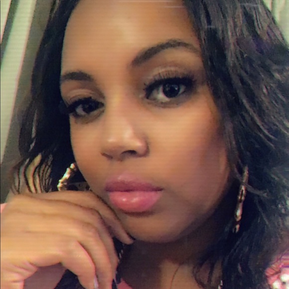 Profile Picture of Erica Keys (@ericashavonn209) on Poshmark