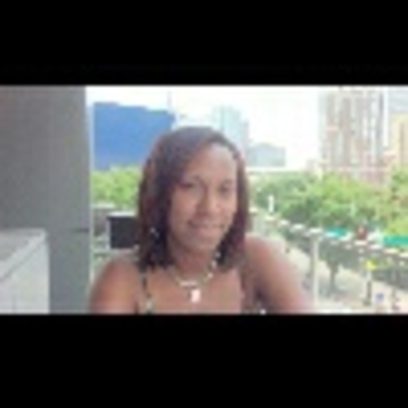 Profile Picture of Charlene Dooms (@bstitched) on Poshmark