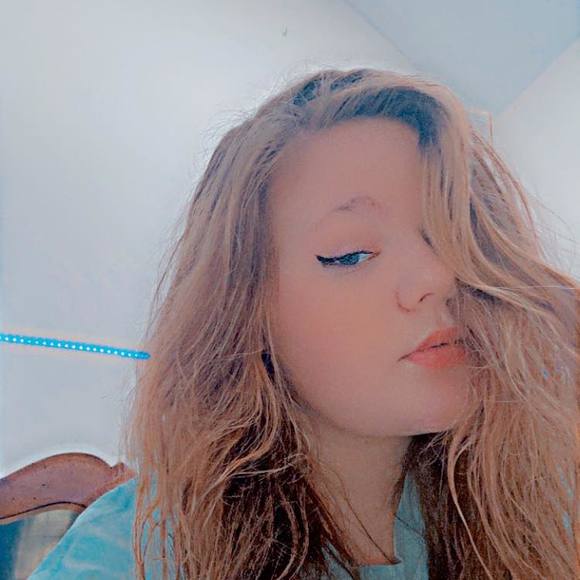 Profile Picture of Hannah Fitzjarrald (@hfitzjarrald) on Poshmark