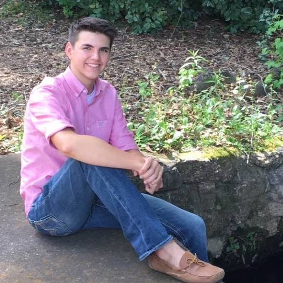 Profile Picture of Nathan Brenner (@nathanb3) on Poshmark