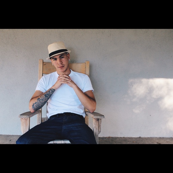 Profile Picture of Gustavo Campos (@gustavolifts) on Poshmark