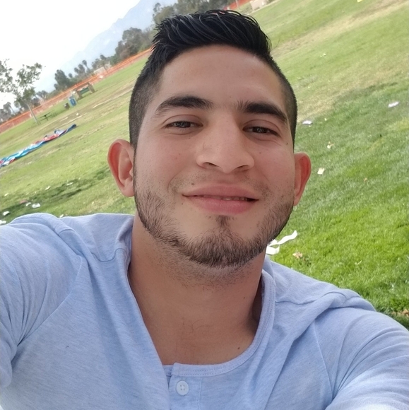 Profile Picture of Hugo Alonzo perdomo (@hugo572) on Poshmark