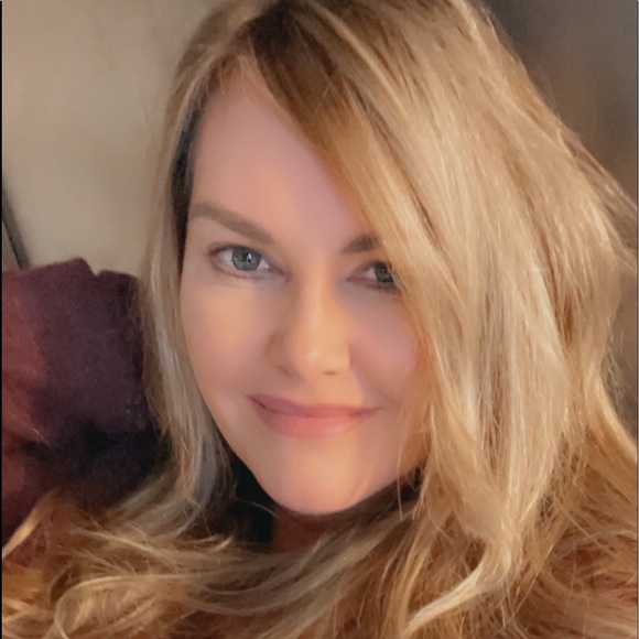 Profile Picture of Ginger Townsend (@gingertownse828) on Poshmark