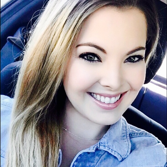 Profile Picture of Megan Pena (@meganpena11) on Poshmark