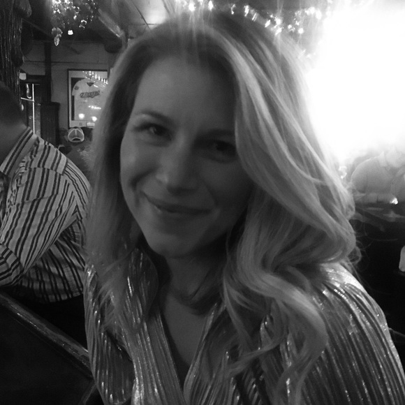 Profile Picture of Heather Vandenbroek (@tdot1978) on Poshmark