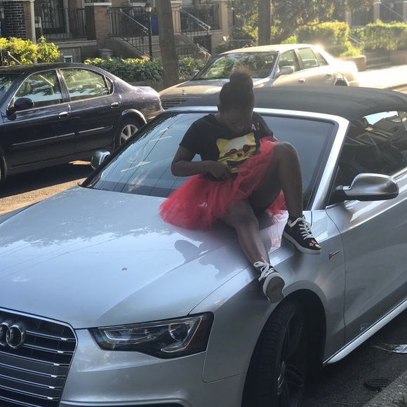 Profile Picture of Seannia Boykin (@niaboykin) on Poshmark