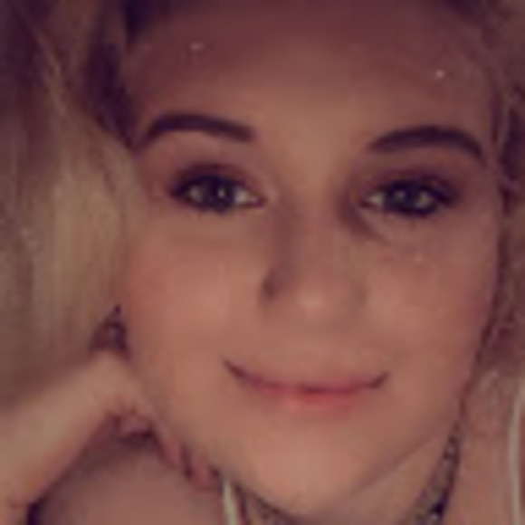 Profile Picture of Kayla Vrentas (@kaylavrentas) on Poshmark