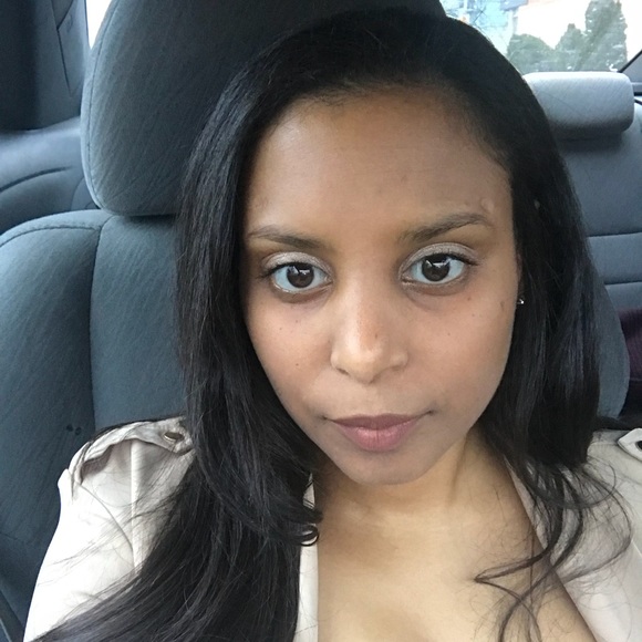 Daphne Moise - Poshmark Profile Picture of Daphne Moise (@daphnemj) on Poshmark