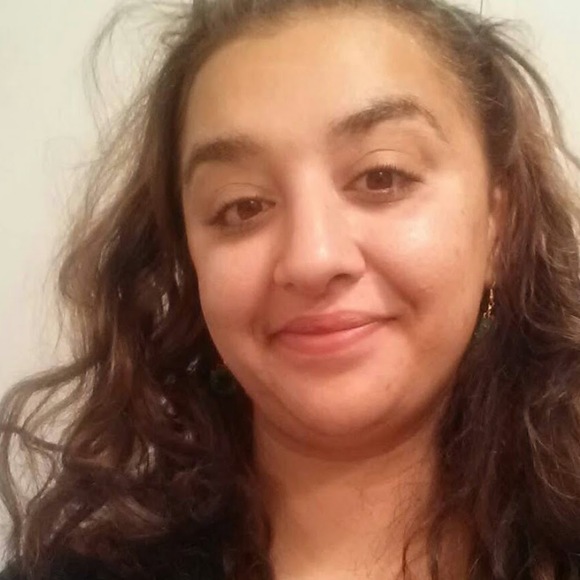 Profile Picture of Zohal alsina Hatefi (@alsina_) on Poshmark