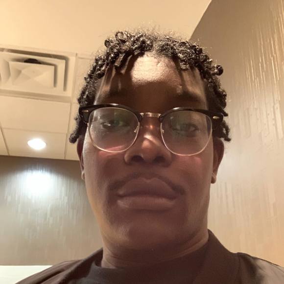 Profile Picture of Robert Redd (@robet_redd1987) on Poshmark