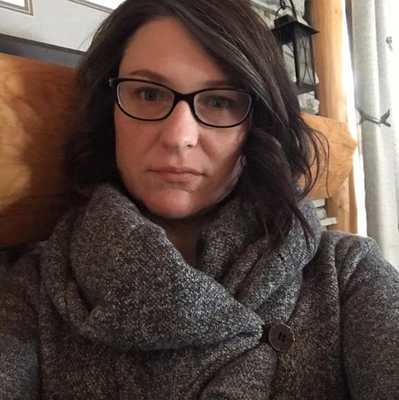 Profile Picture of Jacquelyn Taylor (@jacquelyntay889) on Poshmark