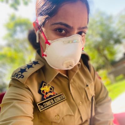 Profile Picture of Dr.Sunniya Burhan Wani (@ashkooor) on Twitter
