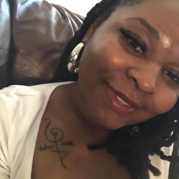 Profile Picture of Courtney Devaughn (@cocodeva) on Poshmark