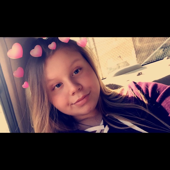 Profile Picture of Hannah Beermann (@hbeermann1115) on Poshmark