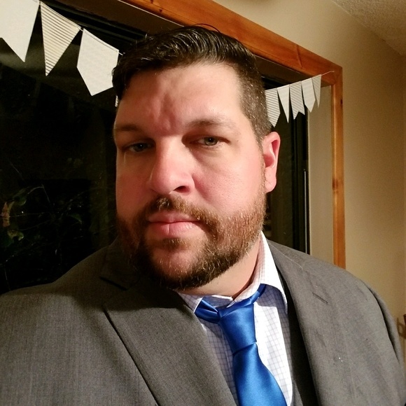 Profile Picture of Brad Kaye (@bradsk1379) on Poshmark