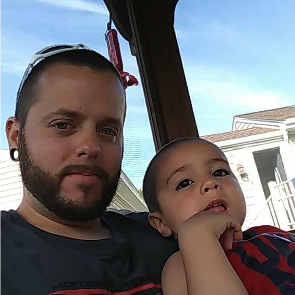 Profile Picture of Joshua Almeida (@joshua_almeida) on Poshmark