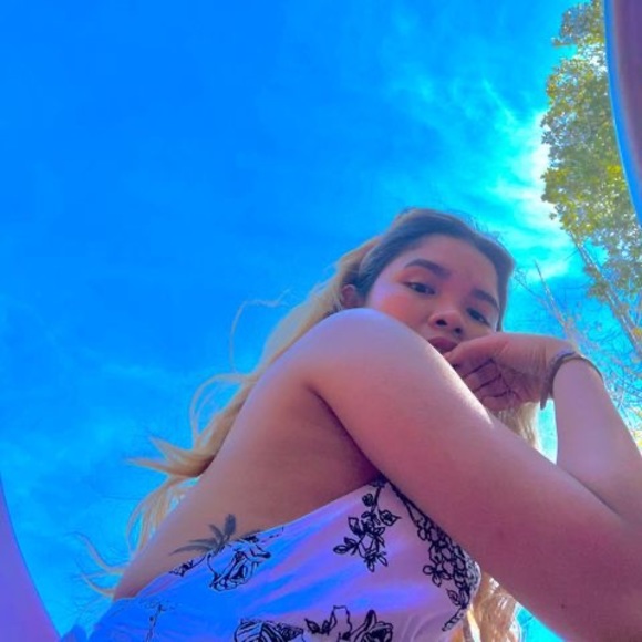 Profile Picture of Anne Serrano (@serrano_anniie) on Poshmark