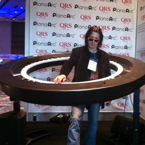 Profile Picture of Claudio Pesavento (@elunikogallo) on Poshmark