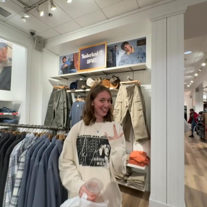 Profile Picture of julia (@juliaebradshaw) on Tiktok