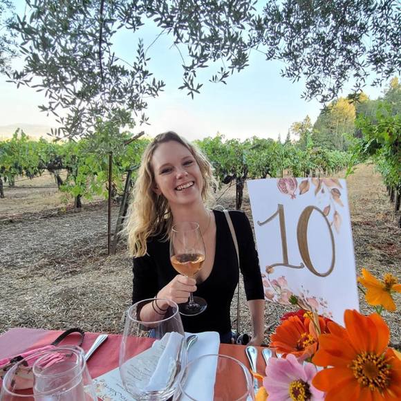 Profile Picture of Kaitlyn Glovsky (@the_kami) on Poshmark