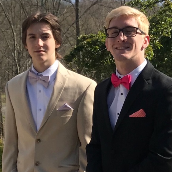 Profile Picture of Blake Whorton (@blakewho) on Poshmark