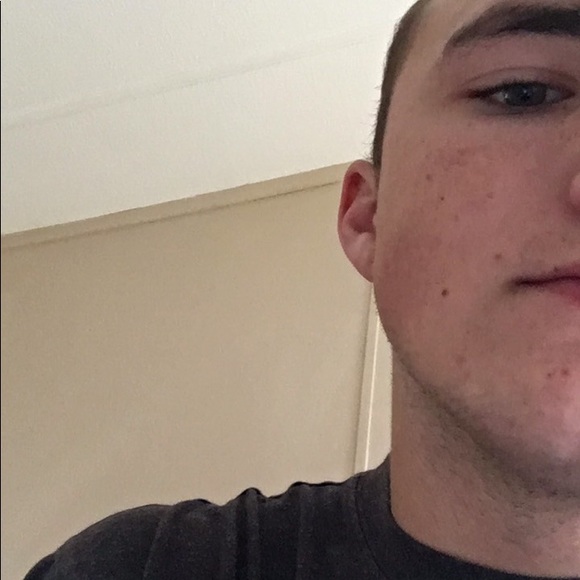 Profile Picture of Chris Boles (@chris_boles) on Poshmark