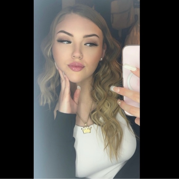 Profile Picture of Kayla Pendleton (@siouxbaby99) on Poshmark