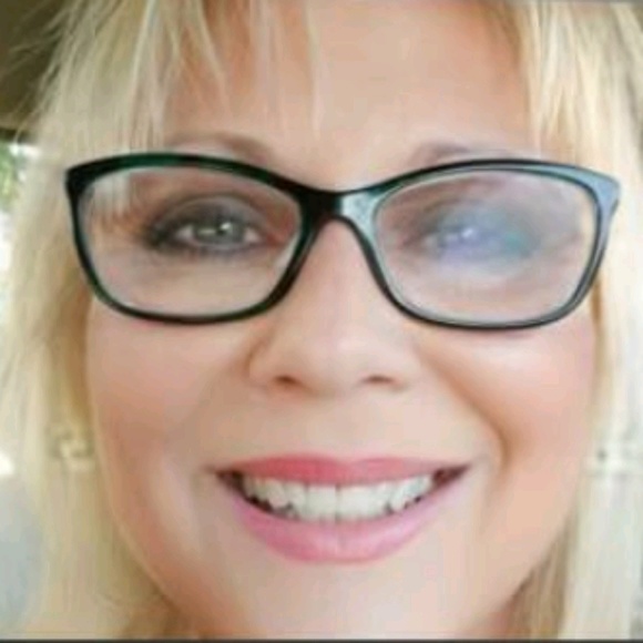 Profile Picture of Elaine Picou (@empic) on Poshmark