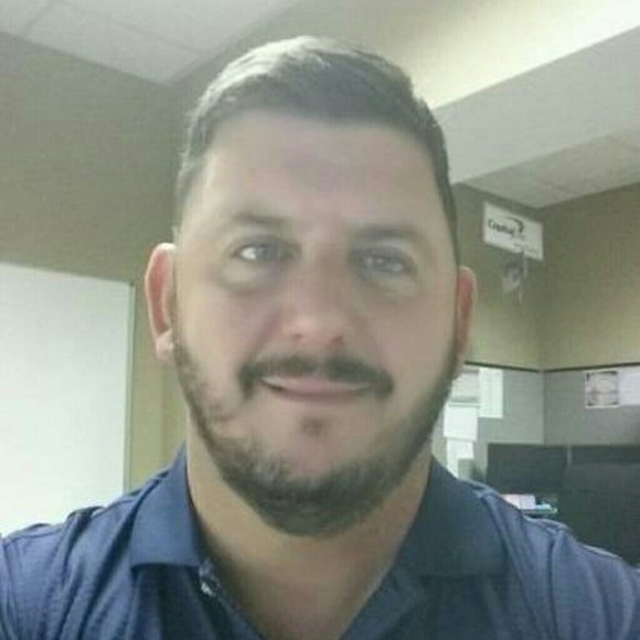 Profile Picture of Craig Rubel (@carubel) on Poshmark