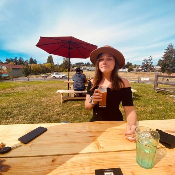 Profile Picture of Kenzie Satin (@kenziesatin) on Poshmark