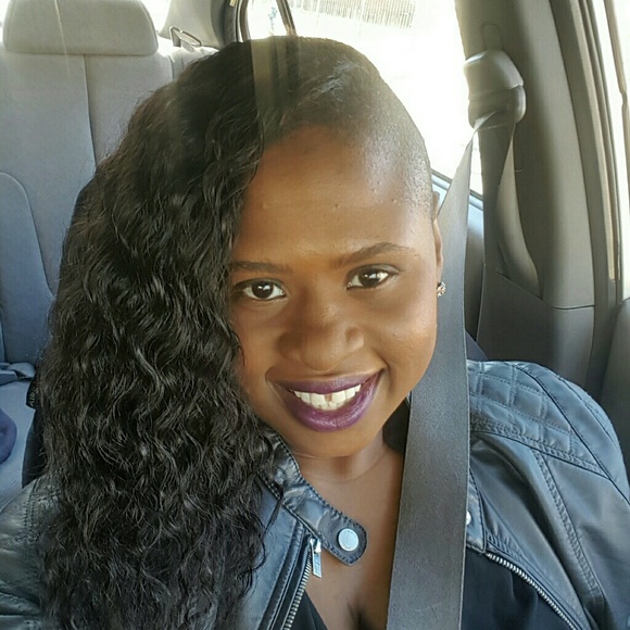 Profile Picture of Stephanie Hunter (@brownsugar517) on Poshmark