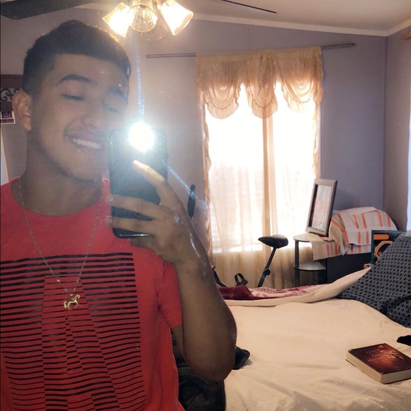 Profile Picture of Hairo Elizalde (@hairo123) on Poshmark