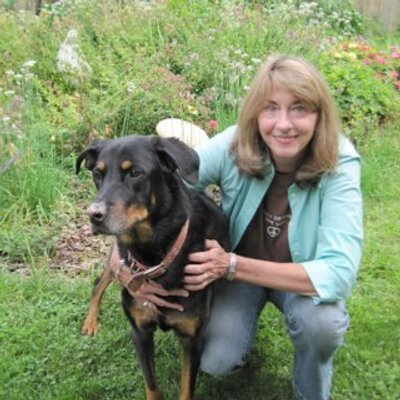 Profile Picture of Barbara Glenn (@juneBee26) on Twitter