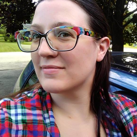 Profile Picture of Erin Kempfert (@epkempfert) on Poshmark