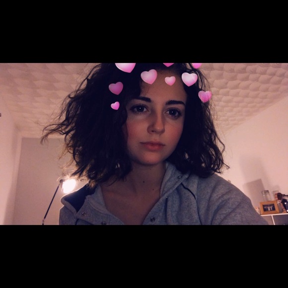Profile Picture of Alecsi Misheck (@alecsi_mish) on Poshmark