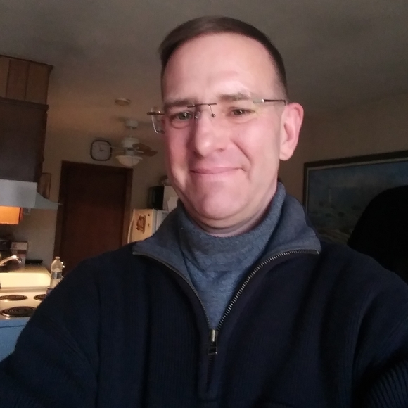 Profile Picture of Brett Perry (@mennon991) on Poshmark