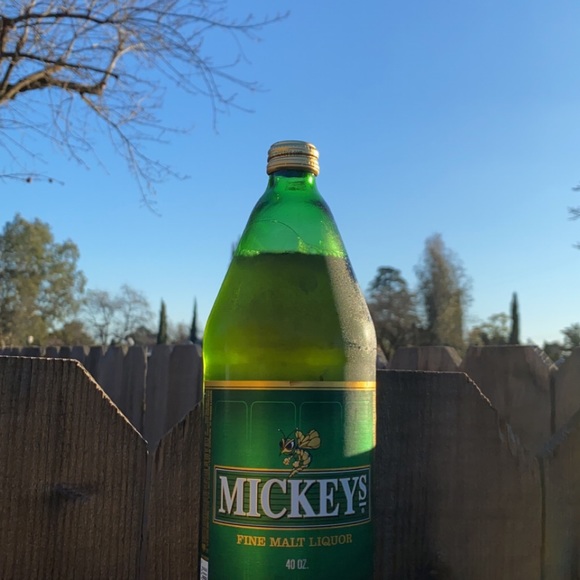 Profile Picture of Elwin Mclain (@elwin91) on Poshmark