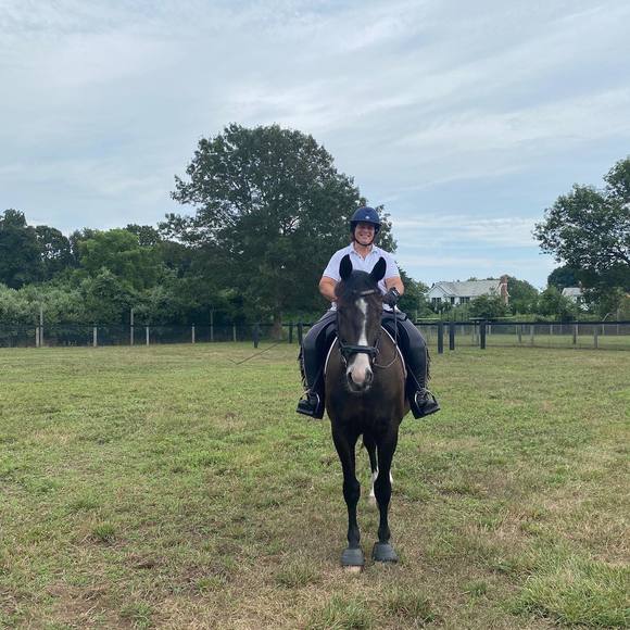 Profile Picture of Robin Foster (@mandydog007) on Poshmark