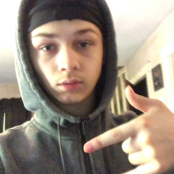 Profile Picture of Kenneth Burton (@kennethburto535) on Poshmark