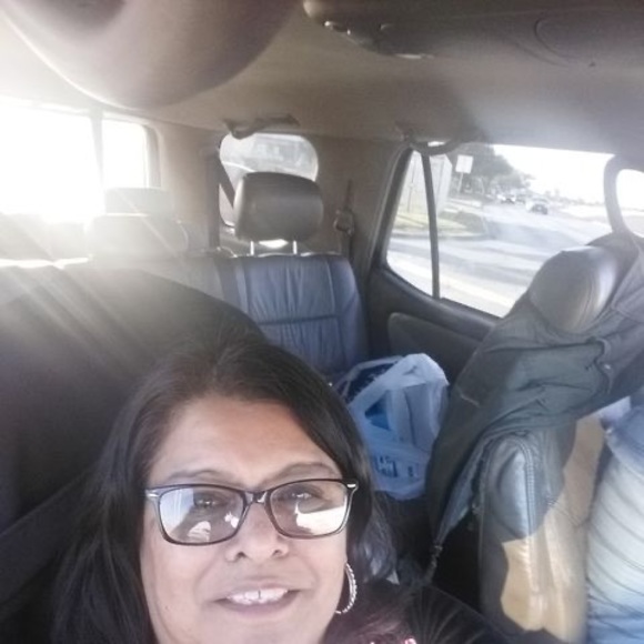 Profile Picture of Linda Carrisalez (@lindacarrisalez) on Poshmark