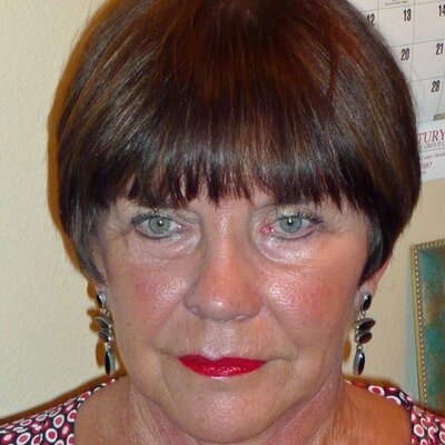 Profile Picture of Helen Barton (@HelenOfTroy72) on Twitter